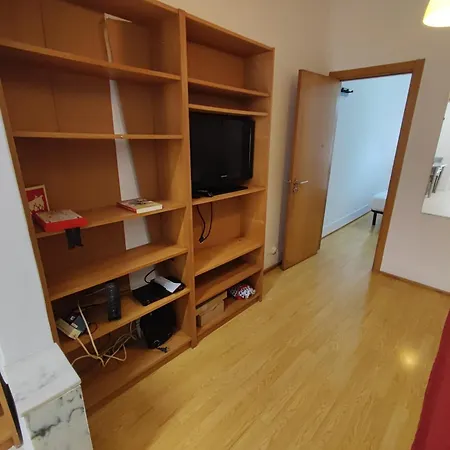 Apartment Lisbon, Cozy T1 In Historical Center, Penha De Franca, *