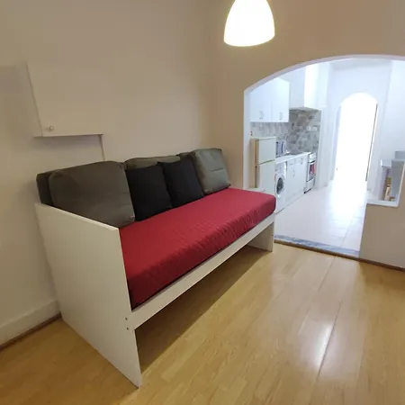 Lisbon, Cozy T1 In Historical Center, Penha De Franca,