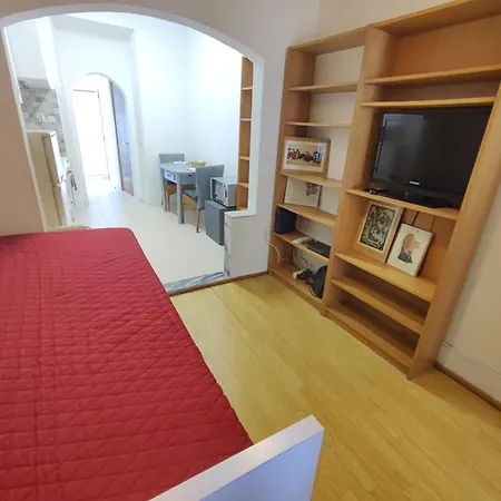 Lisbon, Cozy T1 In Historical Center, Penha De Franca, * Lisbon