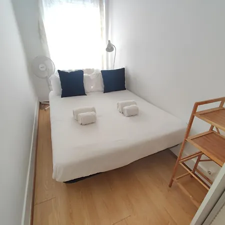 Apartment Lisbon, Cozy T1 In Historical Center, Penha De Franca, *