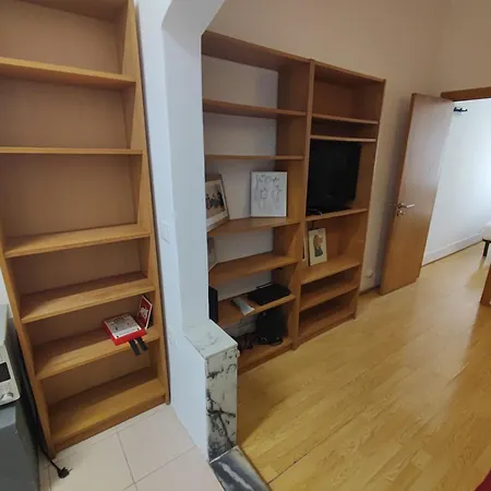 Lisbon, Cozy T1 In Historical Center, Penha De Franca, Apartment Lissabon